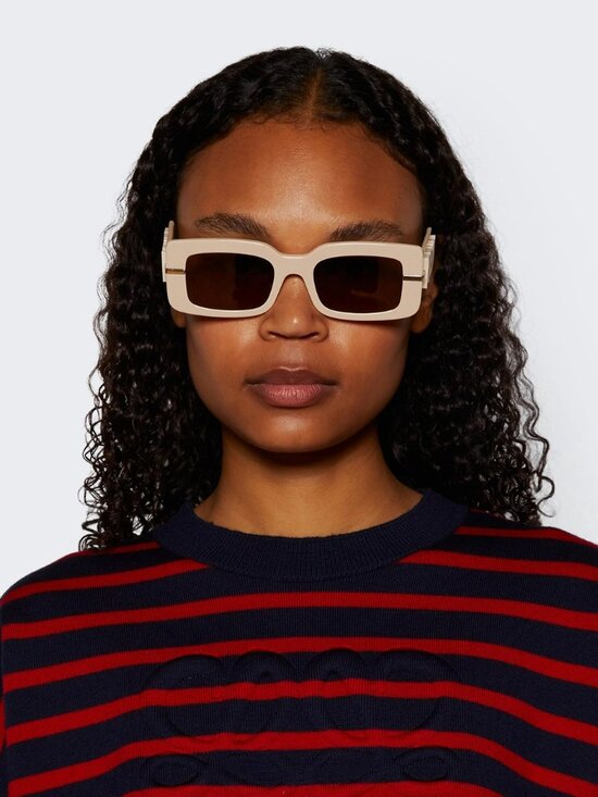 Fendi FE40133I 57E Rectangular Sunglasses – Nude Beige Brown / Brown main image 8